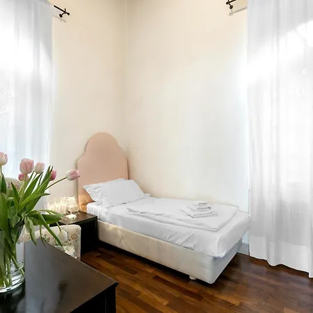 Villa Schlosser Front & Private Pool - Happy Malcesine