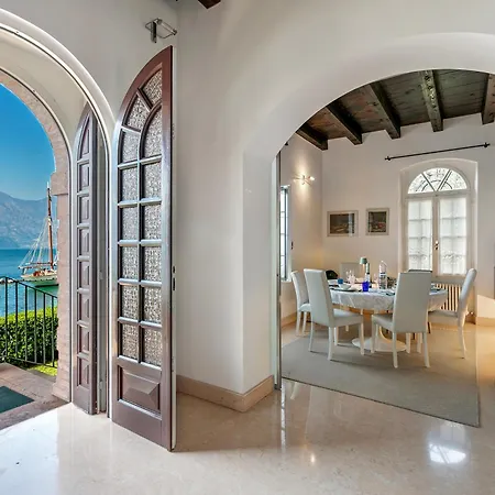Villa Schlosser Front & Private Pool - Happy Malcesine