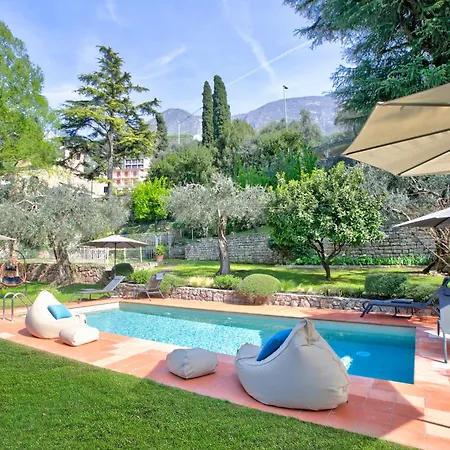 Villa Schlosser Front & Private Pool - Happy Malcesine